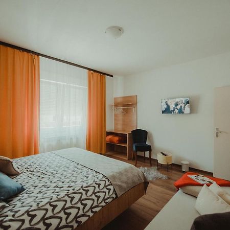 Apartman Lovric Dakovo Luaran gambar