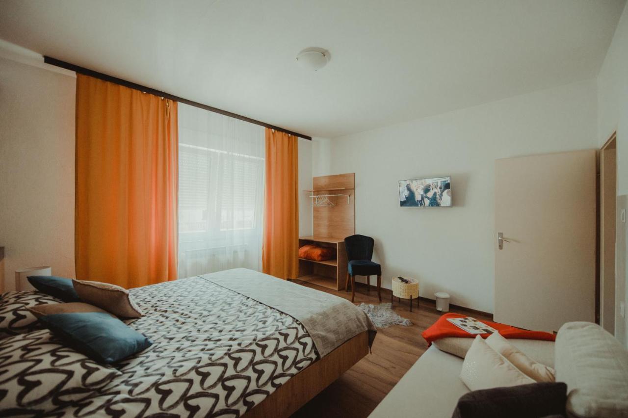 Apartman Lovric Dakovo Luaran gambar