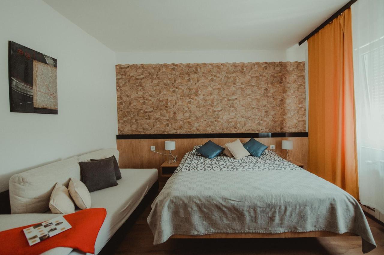 Apartman Lovric Dakovo Luaran gambar