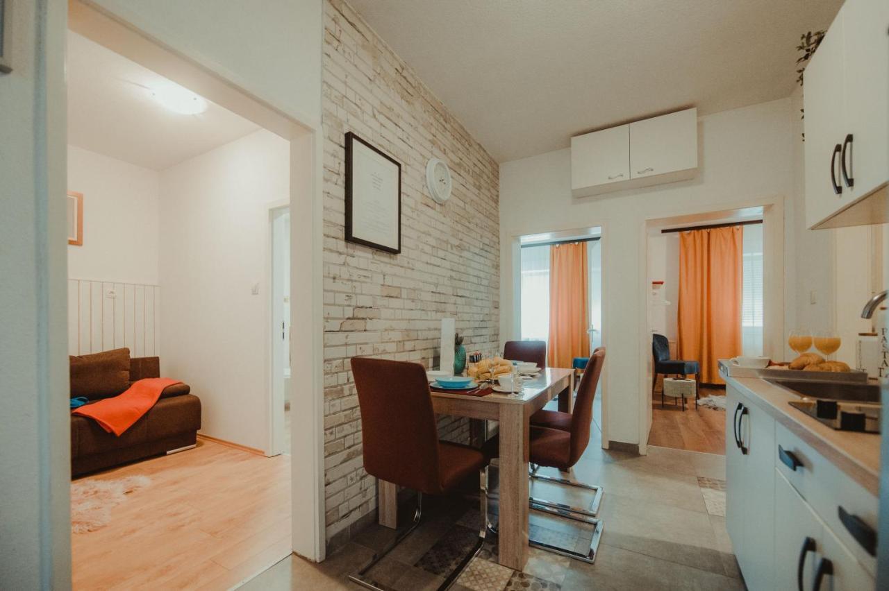 Apartman Lovric Dakovo Luaran gambar