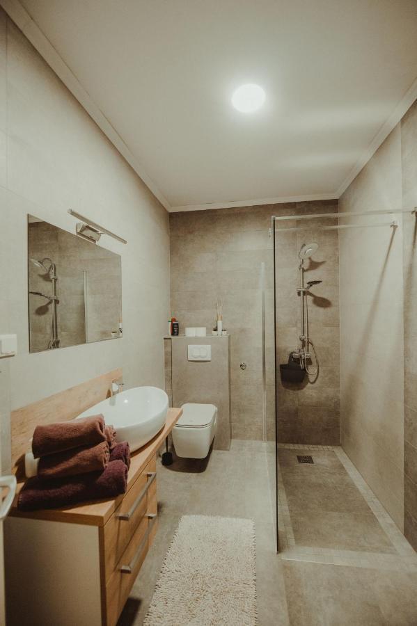 Apartman Lovric Dakovo Luaran gambar